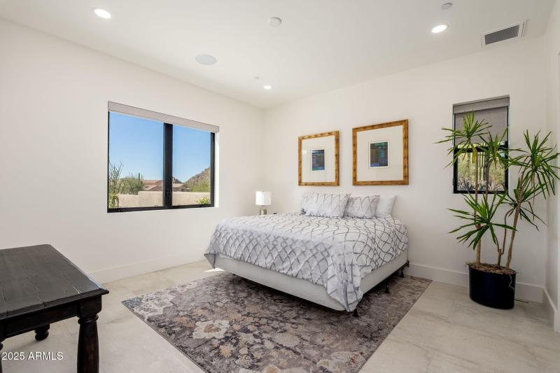 10160 E Saddle Horn Trl