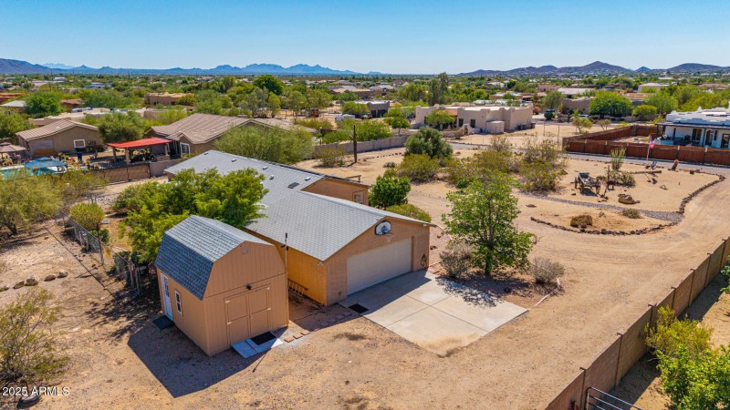 Detached Garage/Workshop