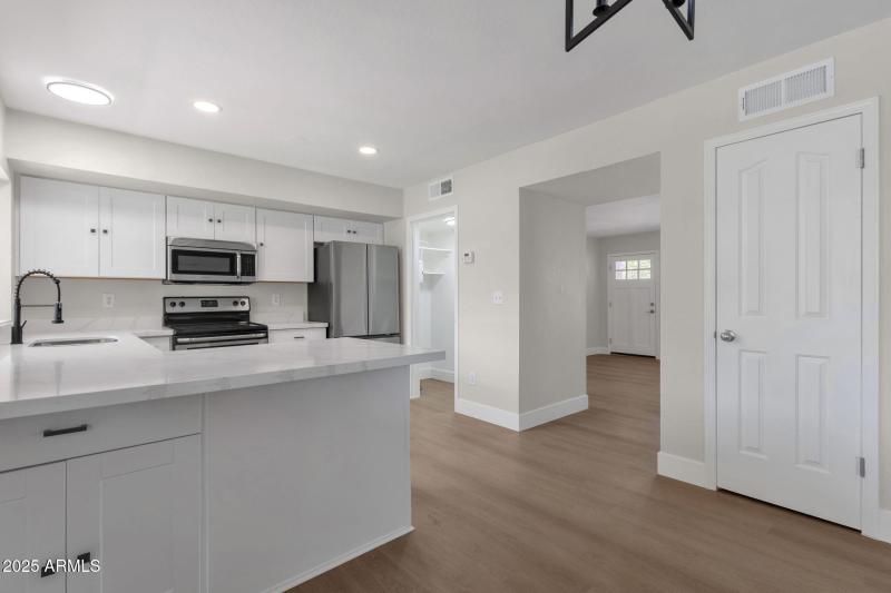 15-web-or-mls-4309-e-alta-mesa-ave