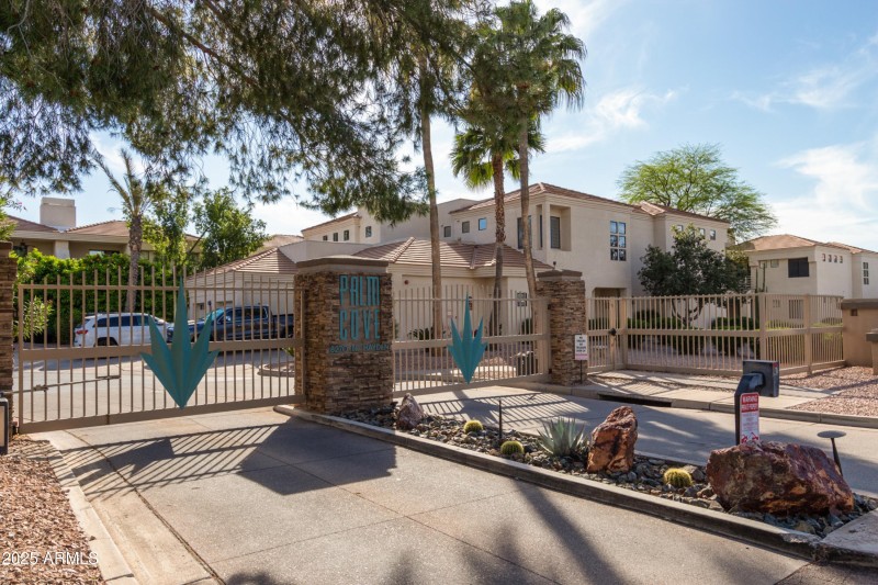 42 - Hayden 8270 #1030