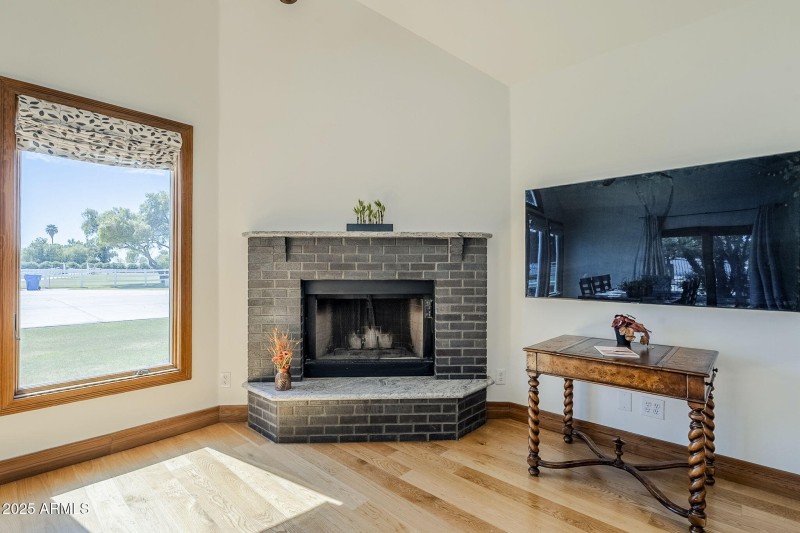 158-web-or-mls-Pony-4 (3)