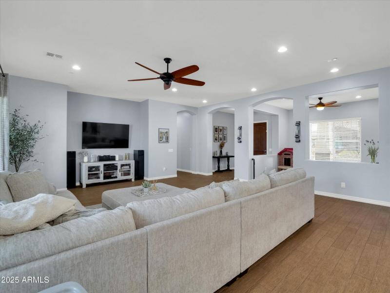 010-21930 E Tierra Grande Court-10