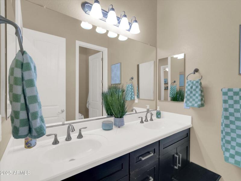 040-21930 E Tierra Grande Court-40