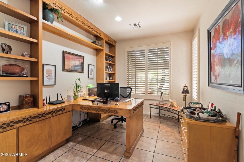 Den/Study with Built-ins