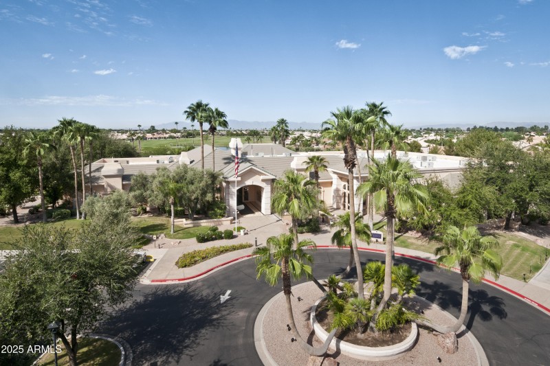 2 Oakwood Club House with Restaurant and