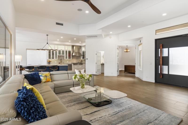 Beautiful Open Concept