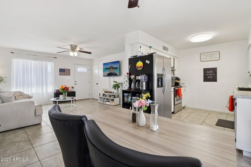 13-web-or-mls-E Duncan St-S2509-013