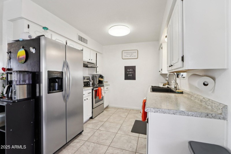 14-web-or-mls-E Duncan St-S2509-014