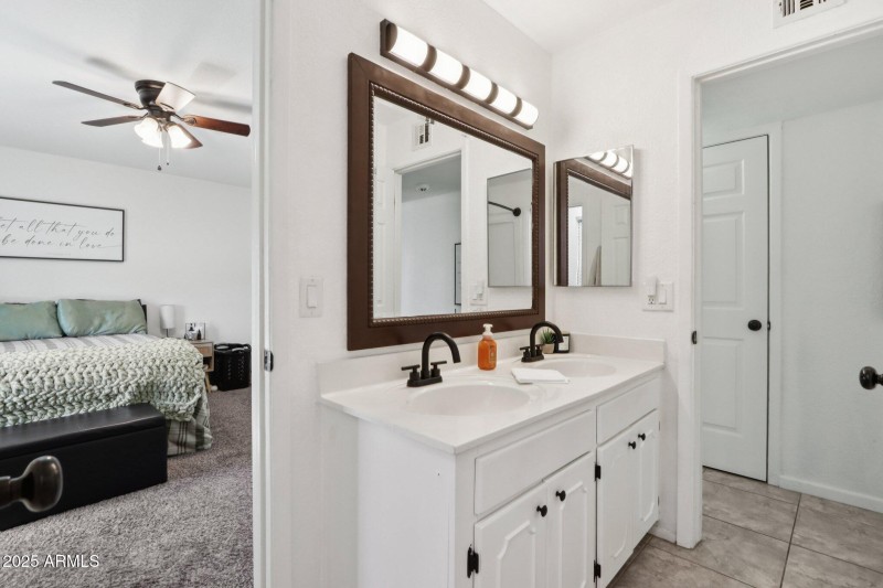 26-web-or-mls-E Duncan St-S2509-026