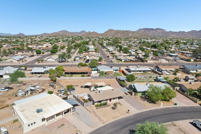 37-web-or-mls-E Duncan St-S2509-037