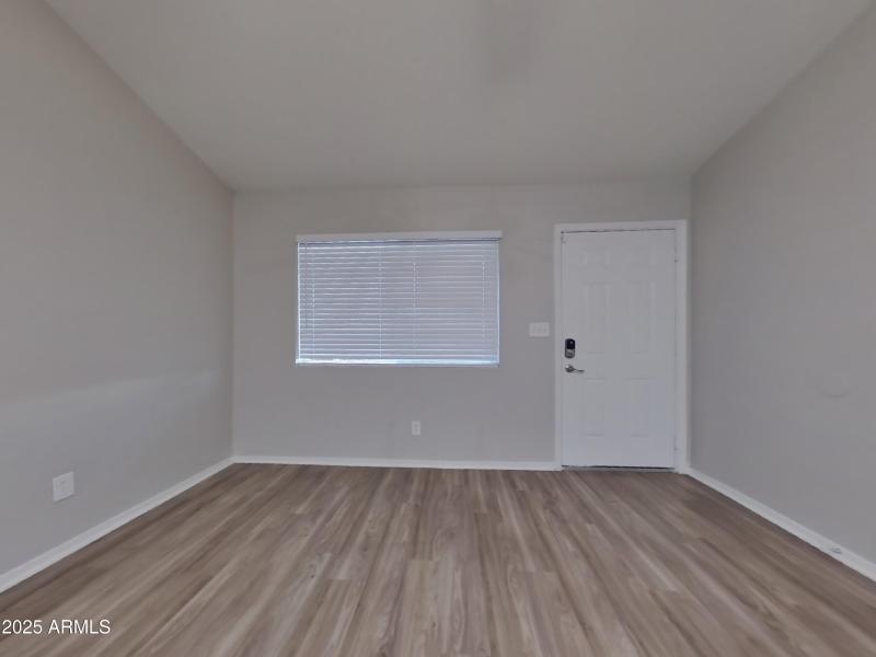 1_pc_gbrT1QqpiP_HVj2OcHAov_layout_0