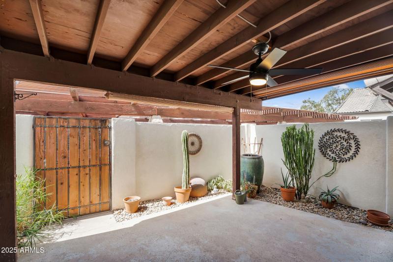 1138 E KALER DR, Phoenix