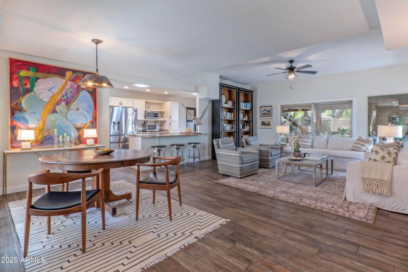 Living/dining flex space