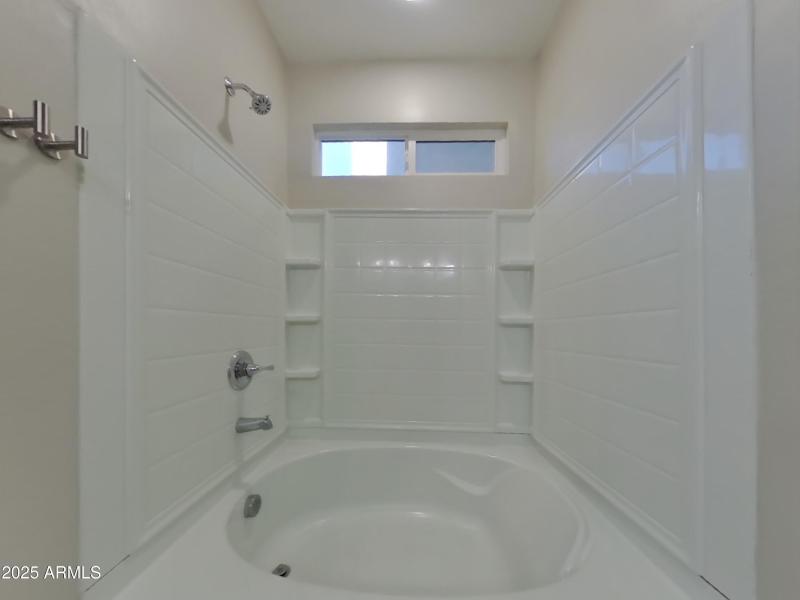 10_pc_n9zut40WC0_tnUxM8NSiW_layout_0