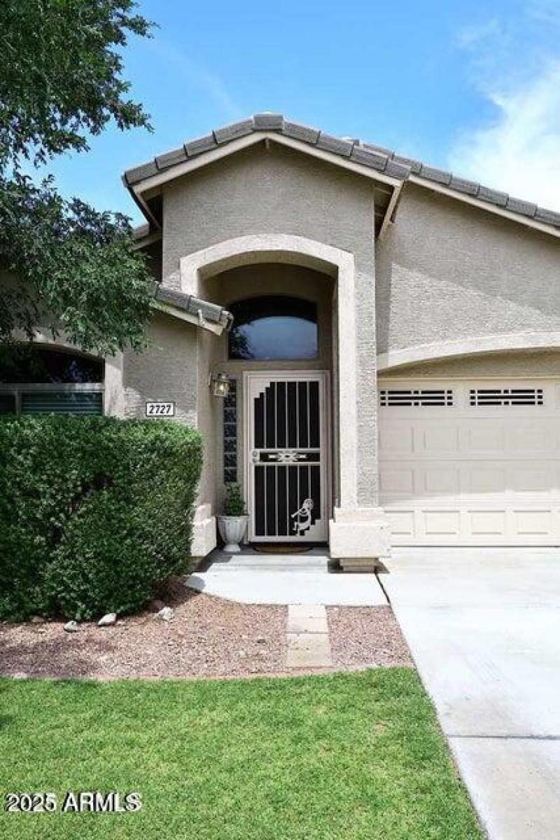 FRONT DOOR 2727 S 160TH LN