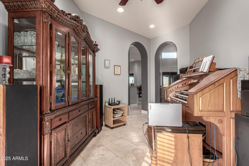 Den/Flex Space/Office