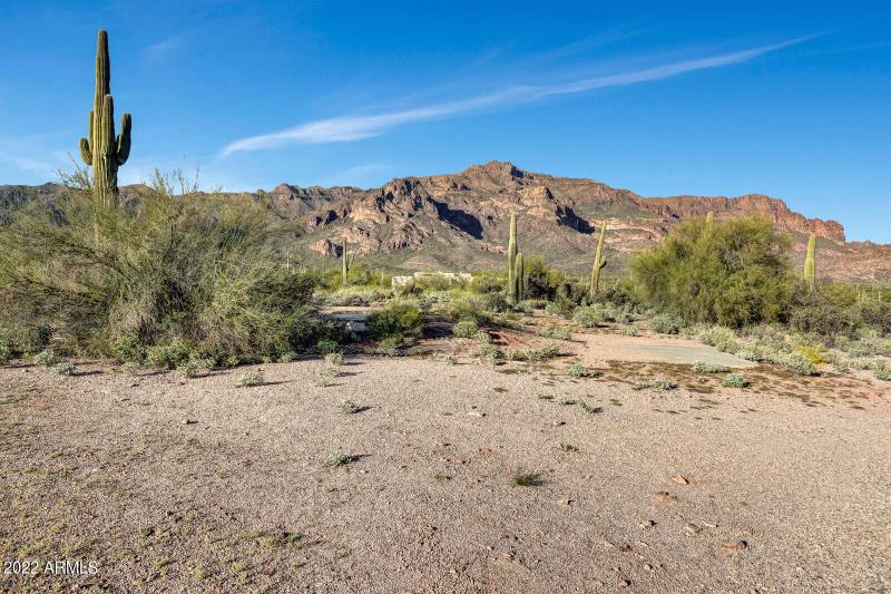 26_3750_South_Blackhawk_Road__026_mls