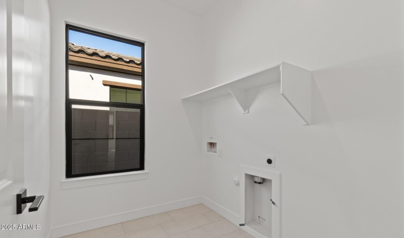 FSVV Lot #45 Laundry (Large)