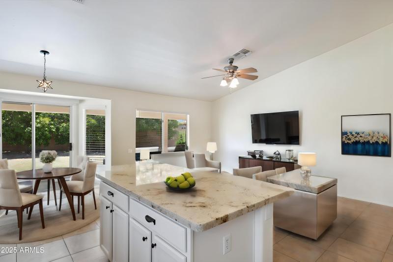 VIRTUAL STAGING KITCHEN