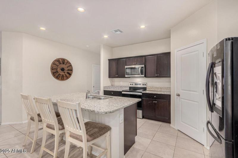 chef's kitchen with island