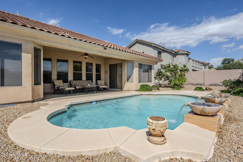 67-web-or-mls-Calle Del Sol-57