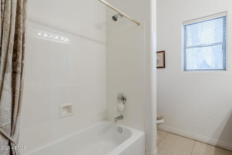 47-web-or-mls-Calle Del Sol-37