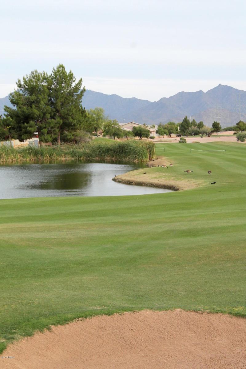Golf course lake & mountain views