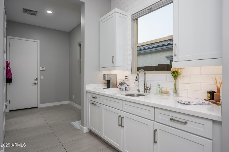 anti kitchen/coffee bar