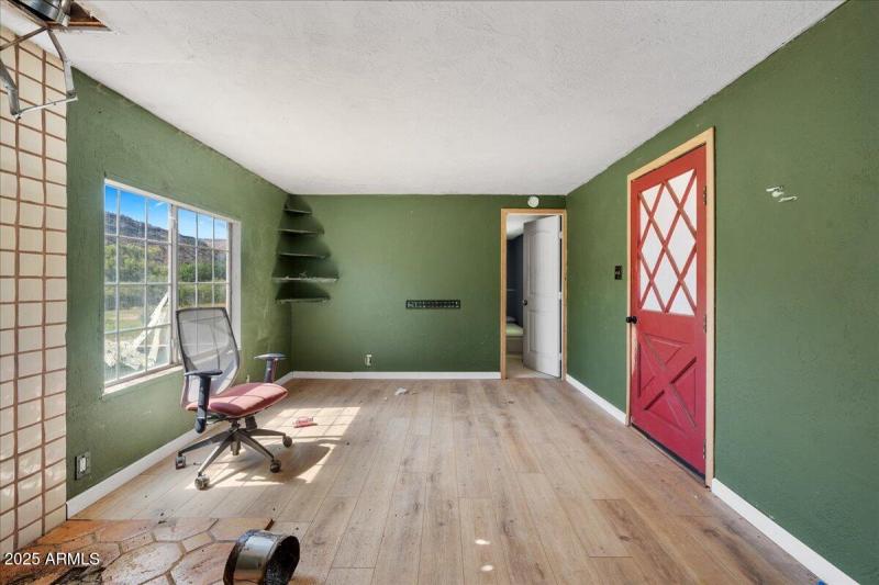 13-Entry to Living Room