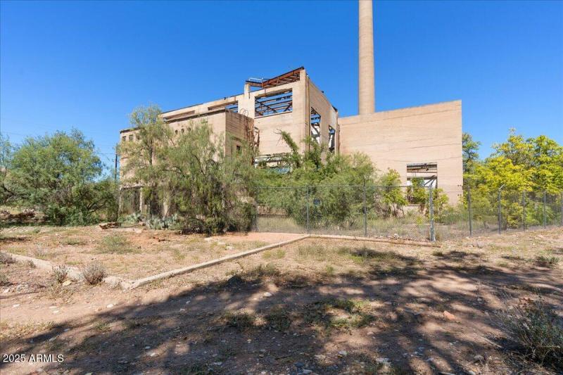 30-Historic Building