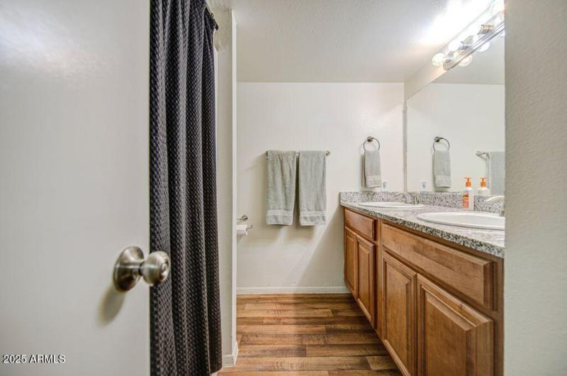 5039 W Mercer Hall bathroom