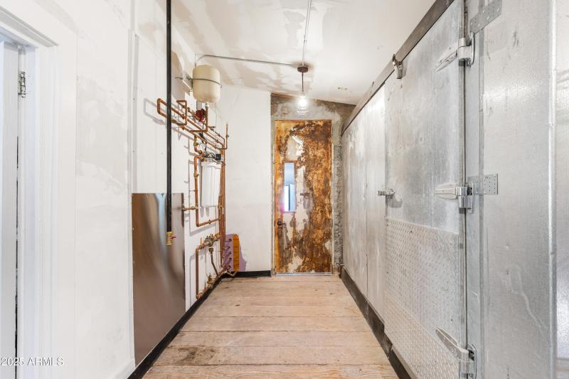 Storage & Flex off Kitchen