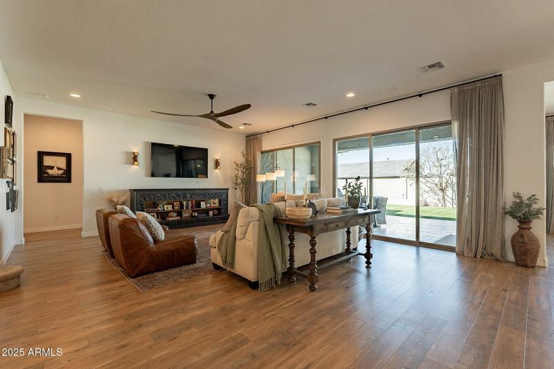 16-web-or-mls-Stroobe-16