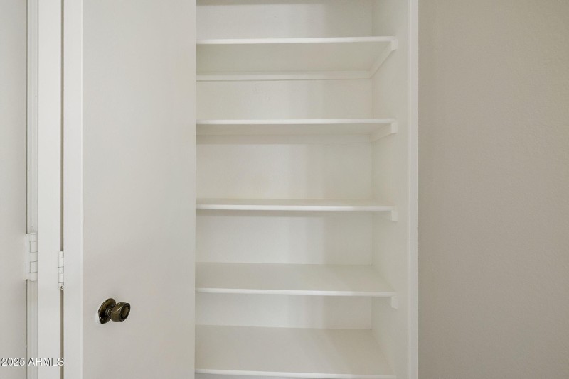 Primary Bath - Linen