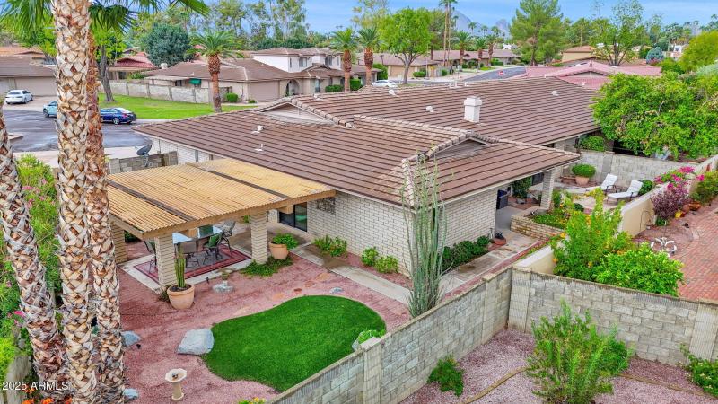 Entertaining backyard, covered