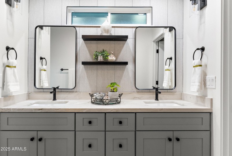 PRIMARY SUITE BATHROOM