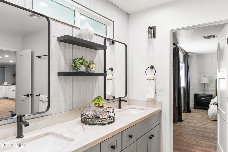 PRIMARY SUITE BATHROOM