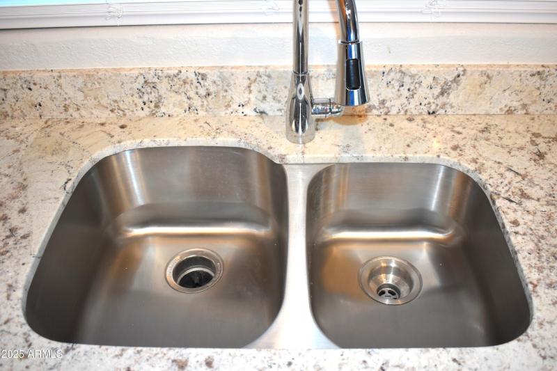 New 60/40 stainless sink