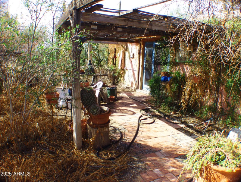 REAR PATIO MAIN HOUSE DSC07475