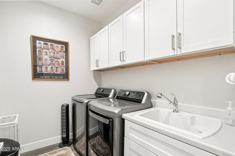 15-web-or-mls-W Fairmount Ave-S2809-014