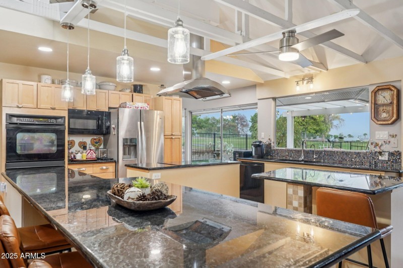 24-web-or-mls-W Country Club Dr-S2909-02