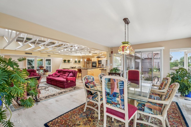 19-web-or-mls-W Country Club Dr-S2909-01