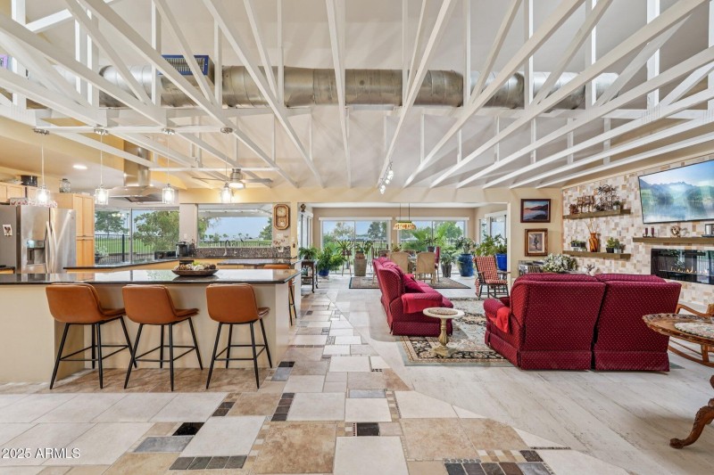 12-web-or-mls-W Country Club Dr-S2909-01