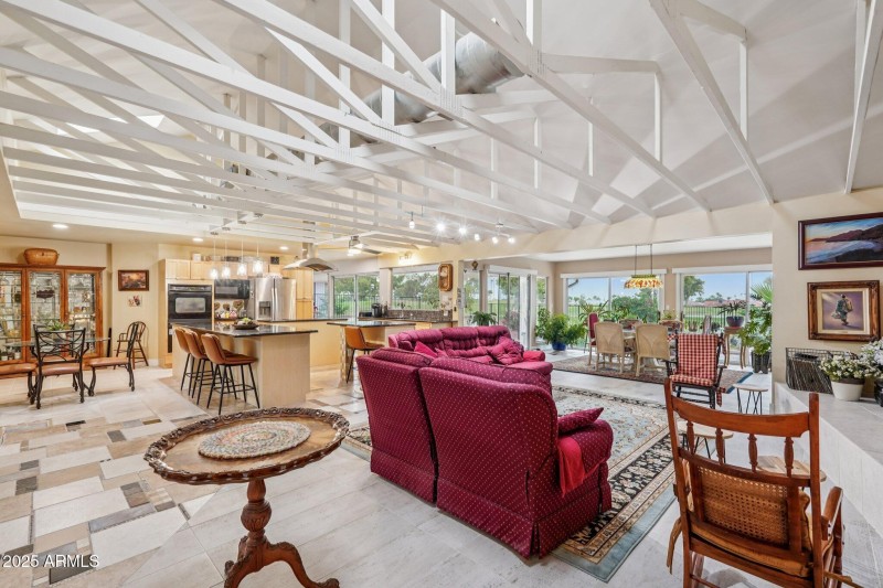 11-web-or-mls-W Country Club Dr-S2909-01