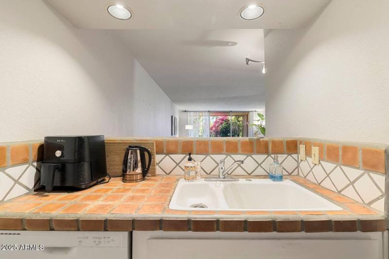 fafe0d1a-b37c-4188-83f9-28daa08f7eb4-2