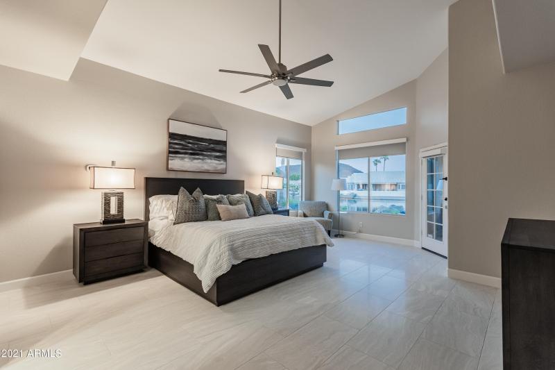 Master Bed 1 (Twilight)