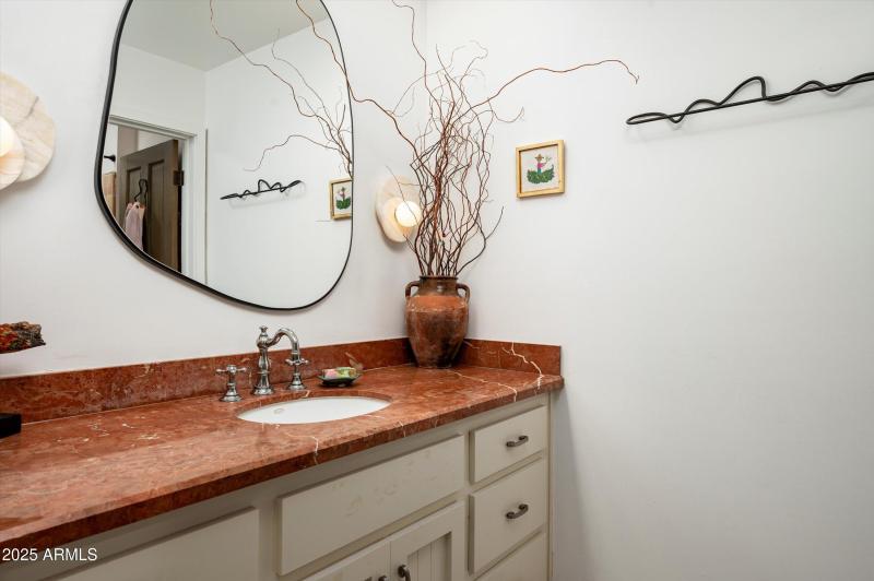 18-5101 N Casa Blanca Unit 215-18