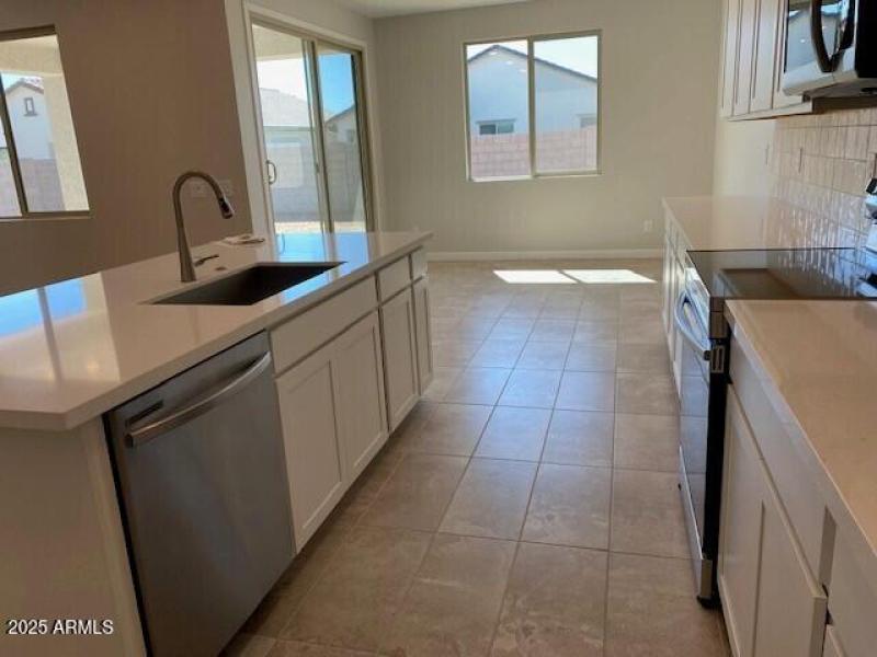 P20 Lot 67 Kitchen_Dining