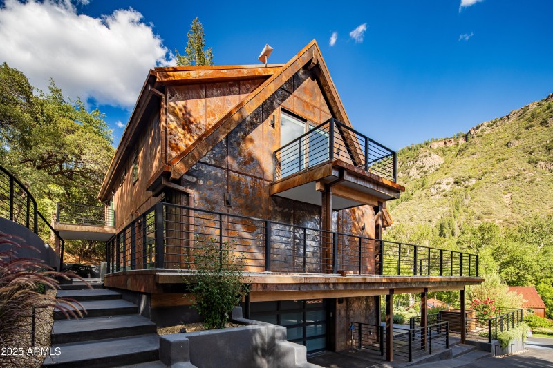 WRAP AROUND WALK-OUT DECK