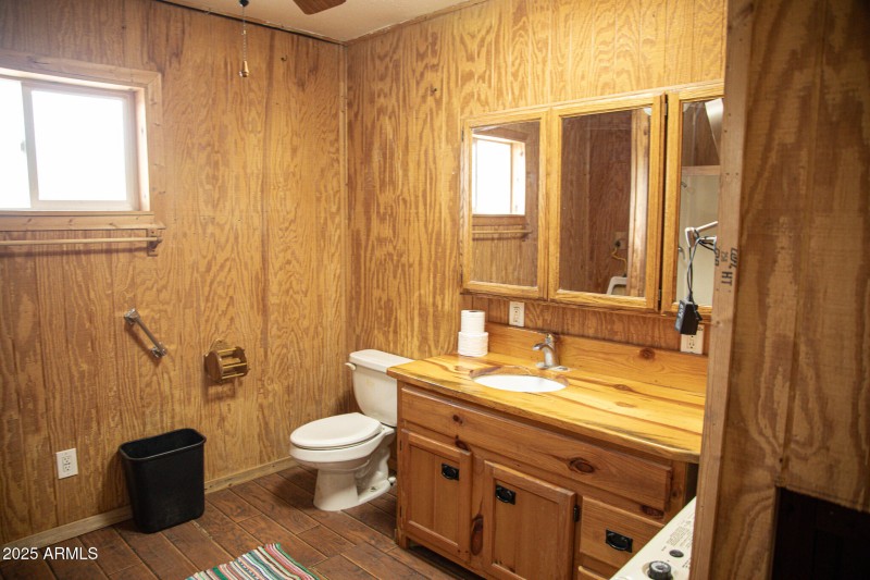 Bath His Vanity & Toilet